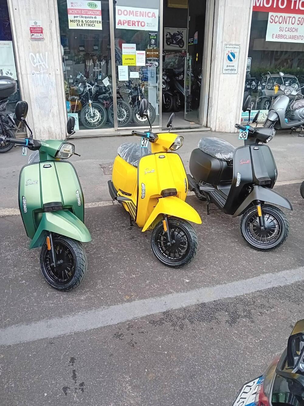 Lambretta V125 Special (2021 - 25) (2)