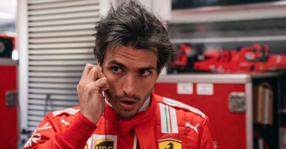 La stampa spagnola ancora contro la Ferrari in difesa di Sainz: &quot;Gli hanno fatto perdere quattro posizioni&quot;