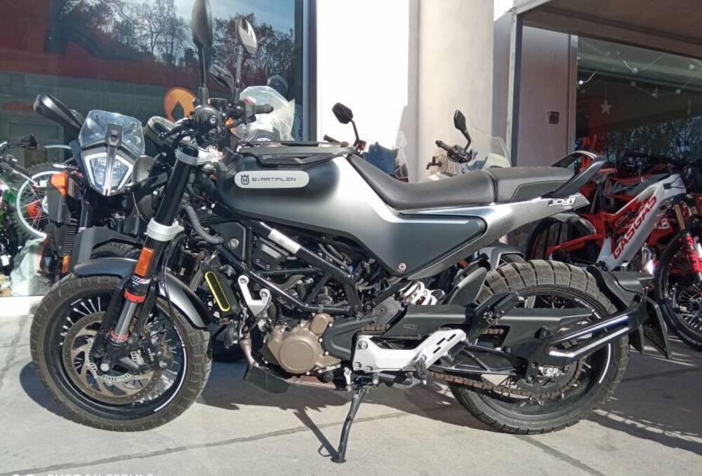 Husqvarna Svartpilen 125 (2021 - 23) (3)