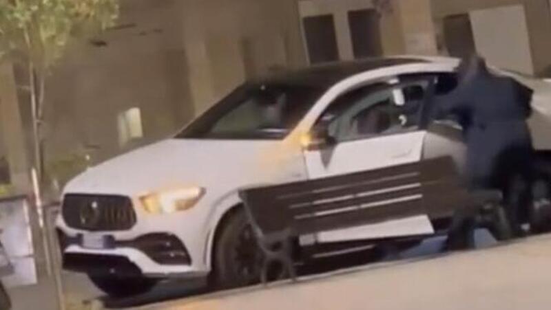 Ladri in azione, ecco la tecnica per rubare una Mercedes in 58 secondi [VIDEO]