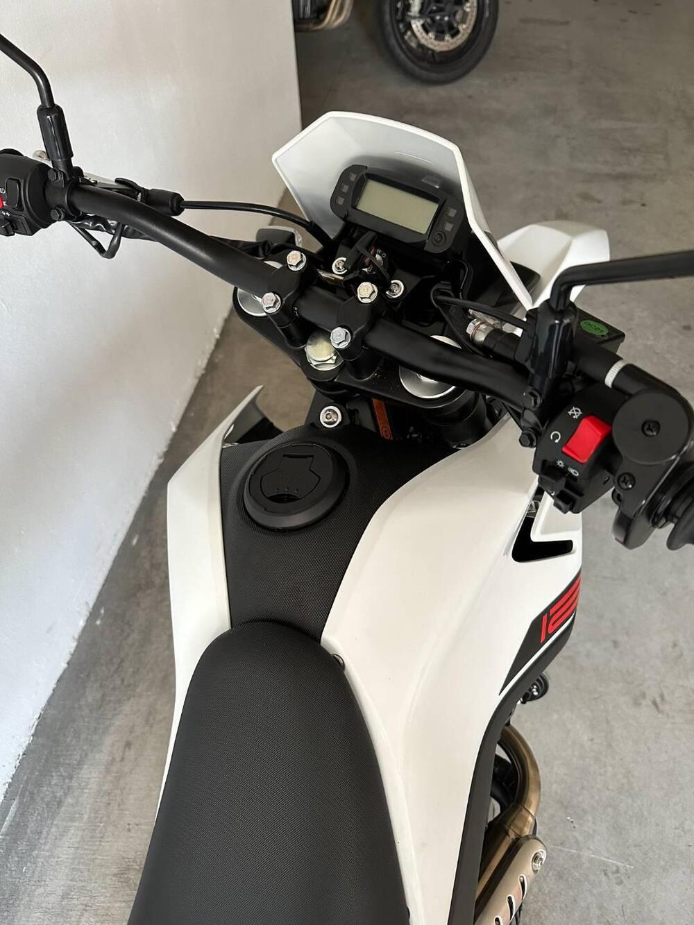 Malaguti XSM 125 (2021 - 25) (5)