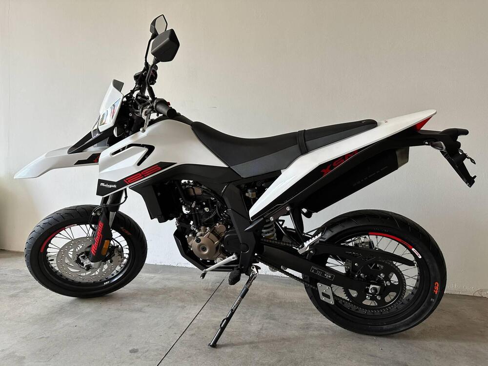 Malaguti XSM 125 (2021 - 25) (2)