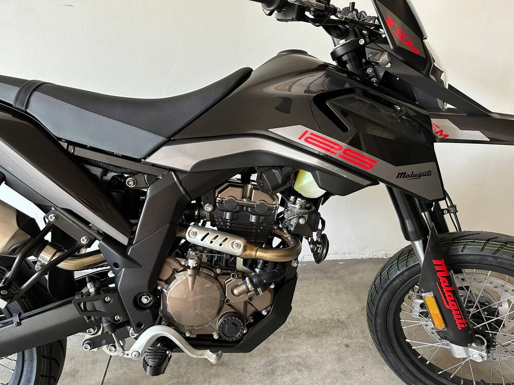 Malaguti XSM 125 (2021 - 25) (2)
