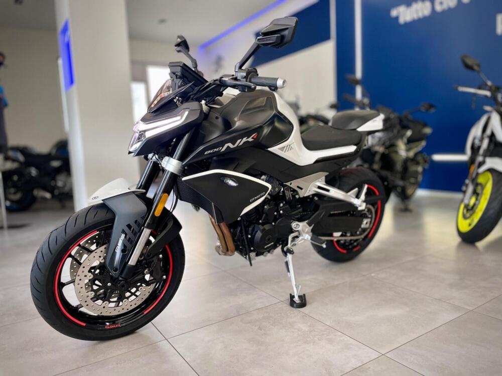 CFMOTO 800NK Advanced (2023 - 25)