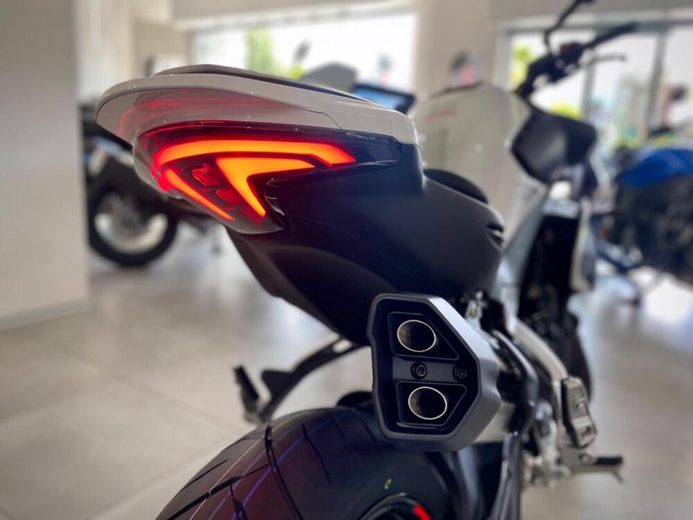 CFMOTO 800NK Advanced (2023 - 25) (4)