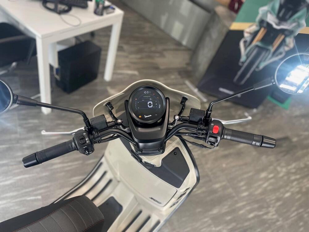 Vespa GTV 300 Hpe (2023 - 25) (6)