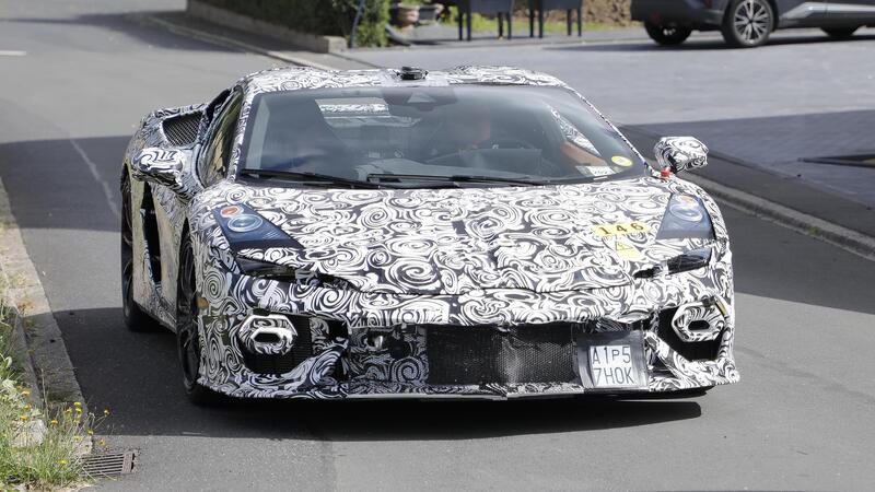 Lamborghini Huracan: ecco la sua erede, sar&agrave; ibrida e avr&agrave; 1.000 Cv [Foto Spia]