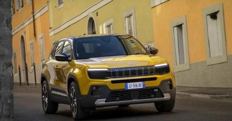 Jeep Avenger, cambio di programma: tutti vogliono anche la benzina