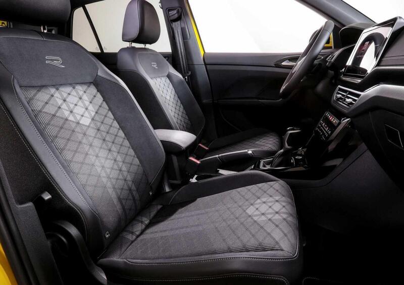 Volkswagen T-Cross (2019-->>) (8)
