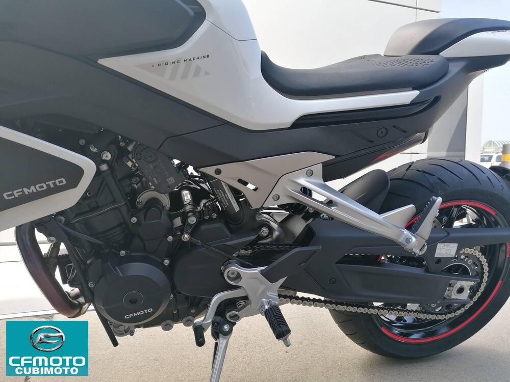 CFMOTO 800NK Advanced (2023 - 25) (7)