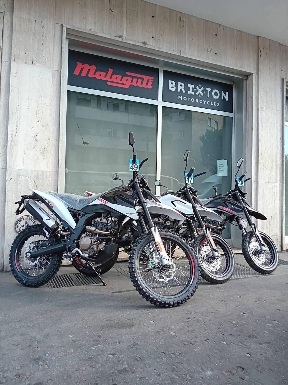 Malaguti XSM 125 (2021 - 25) (2)