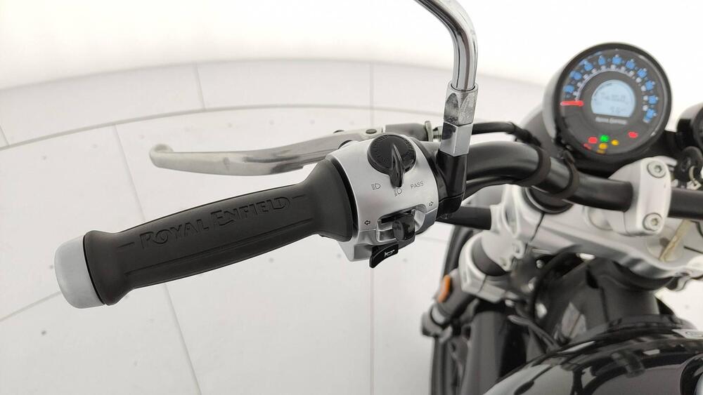 Royal Enfield Super Meteor 650 (2023 - 26) (11)