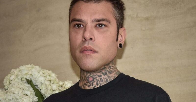 Fedez chiama la Polizia: il parcheggiatore abusivo denunciato 