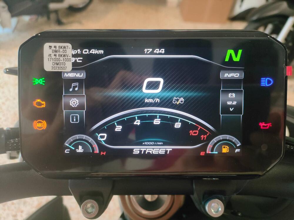 CFMOTO 800NK Sport (2023 - 25) (8)