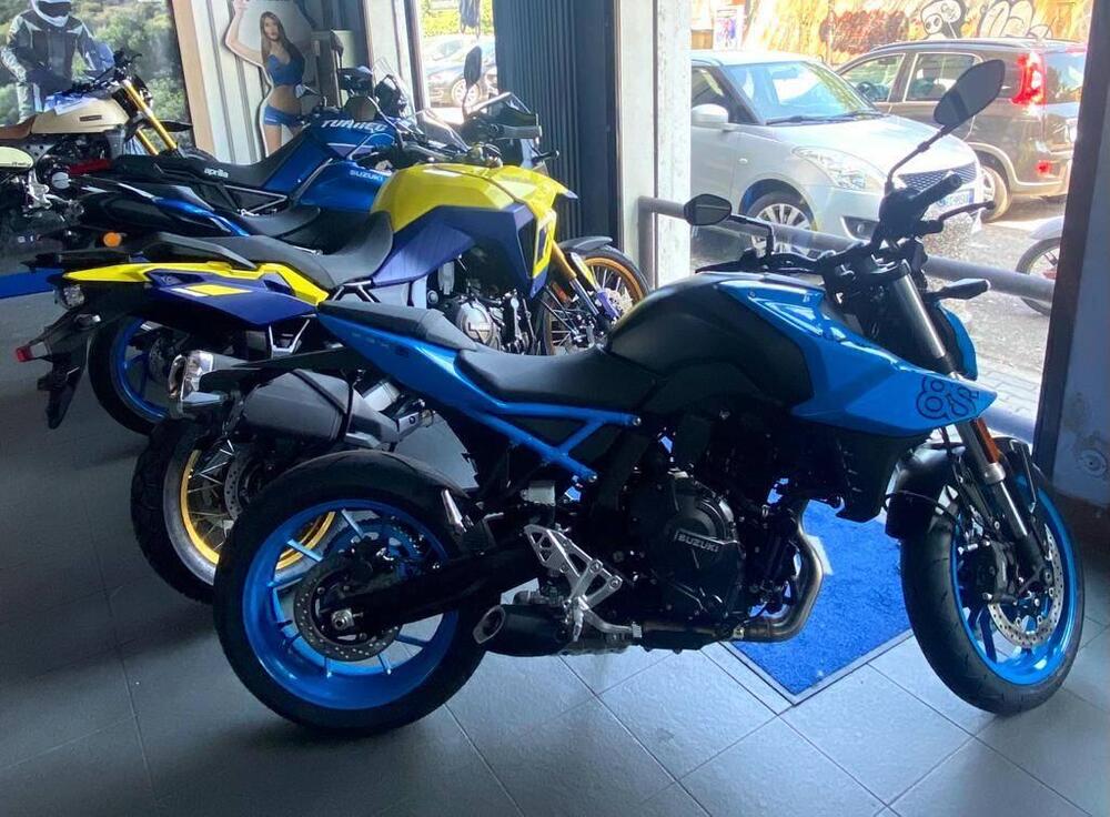 Suzuki GSX-8S (2023 - 24) (2)