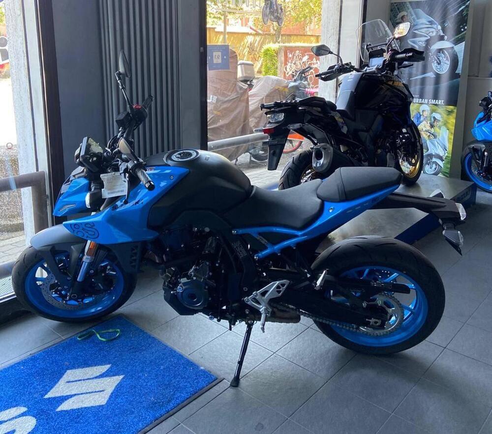 Suzuki GSX-8S (2023 - 24) (3)