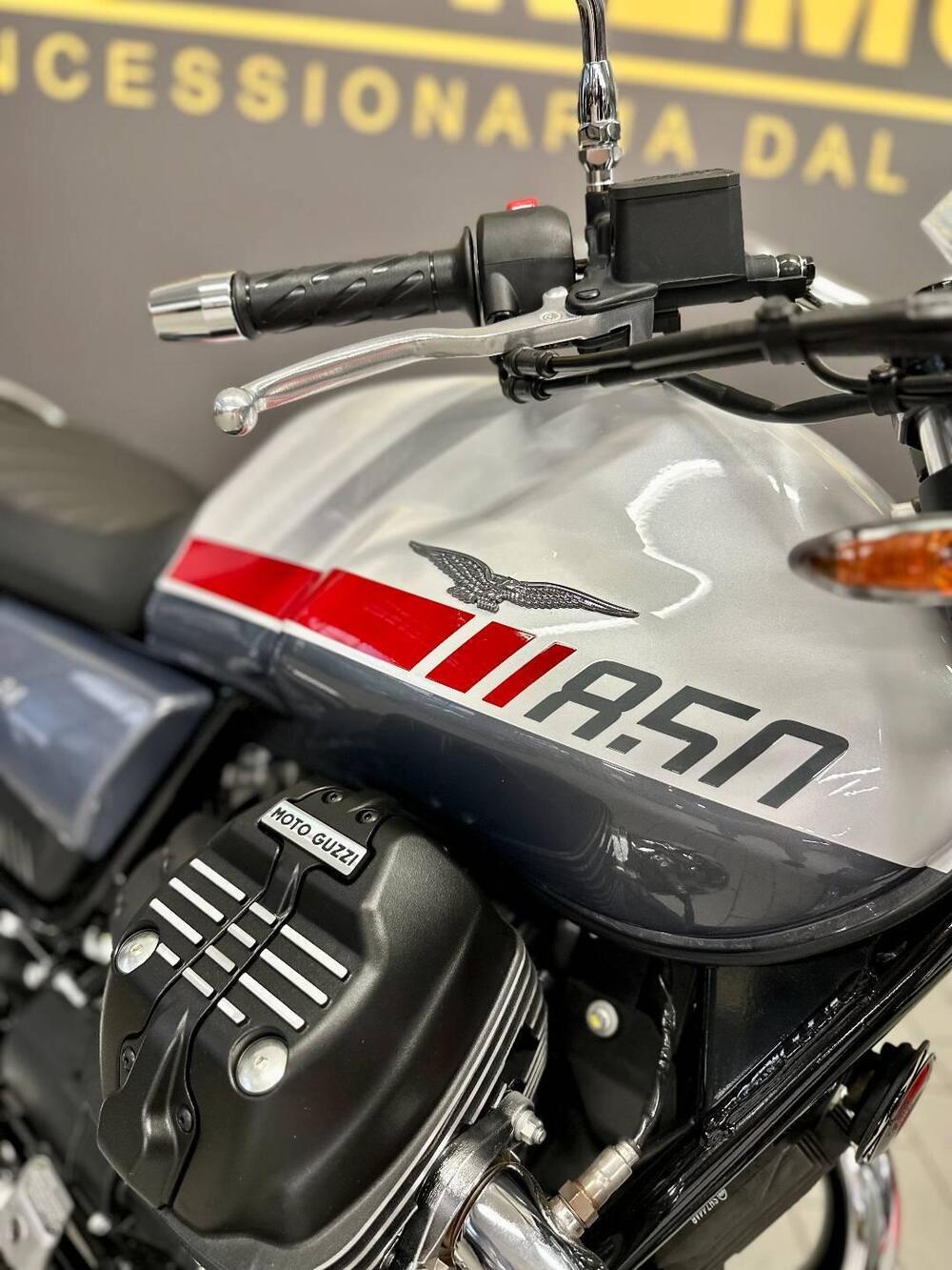 Moto Guzzi V7 Special (2025) (6)