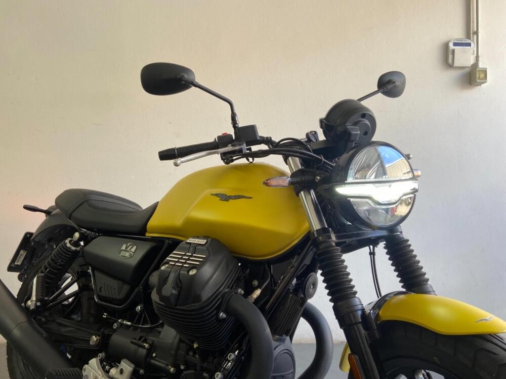 Moto Guzzi V7 Stone (2021 - 24) (6)