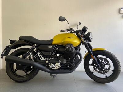 Moto Guzzi V7 Stone (2021 - 24) usata