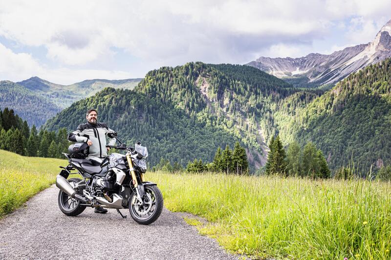 L&#039;isola alpina di Sauris in sella alla BMW R 1250 R! [VIDEO] 