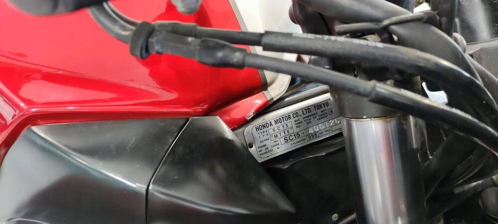 Honda VF 1000 F2 (1985 - 87) (13)