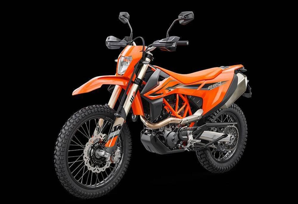 KTM 690 Enduro R (2022 - 25) (4)