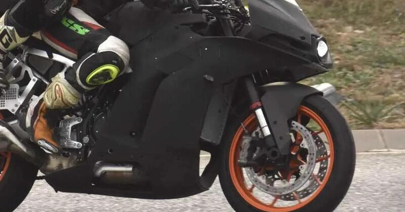 Nuova KTM RC 990, spiata in due versioni?