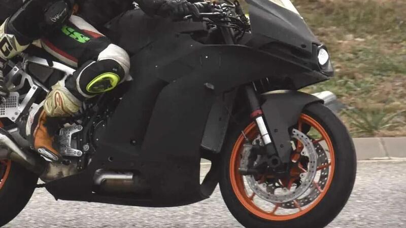 Nuova KTM RC 990, spiata in due versioni?