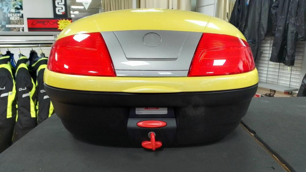 Bauletto Yamaha 44 litri Givi (3)