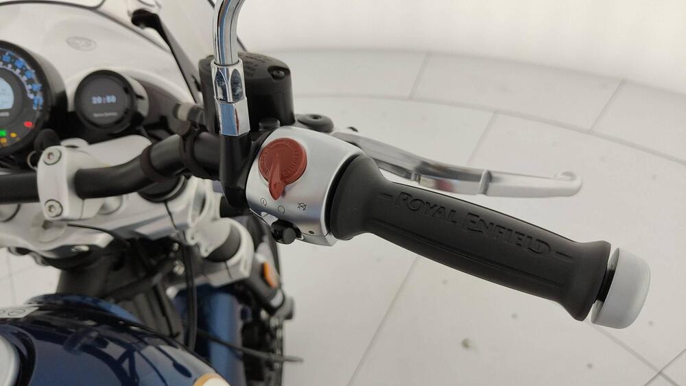 Royal Enfield Super Meteor 650 (2023 - 25) (12)