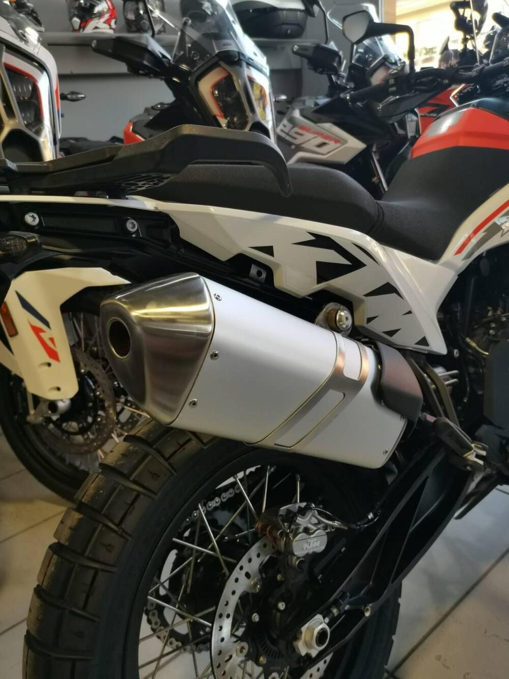 KTM 790 Adventure (2023 - 24) (4)