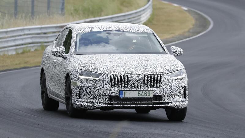 Skoda Superb 2023, il debutto &egrave; vicino [Foto Spia]