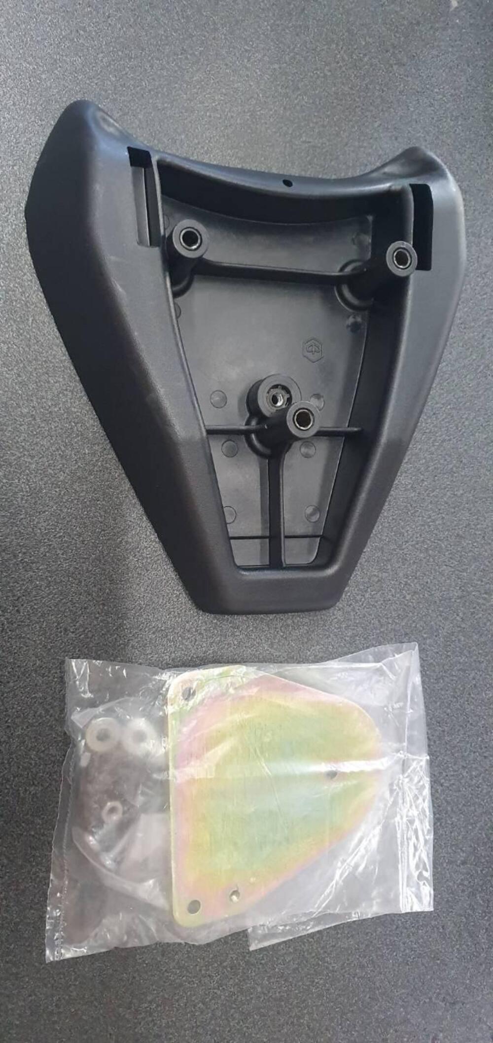 ATTACCO PORTAPACCHI BAULETTO PIAGGIO LIBERTY 62008