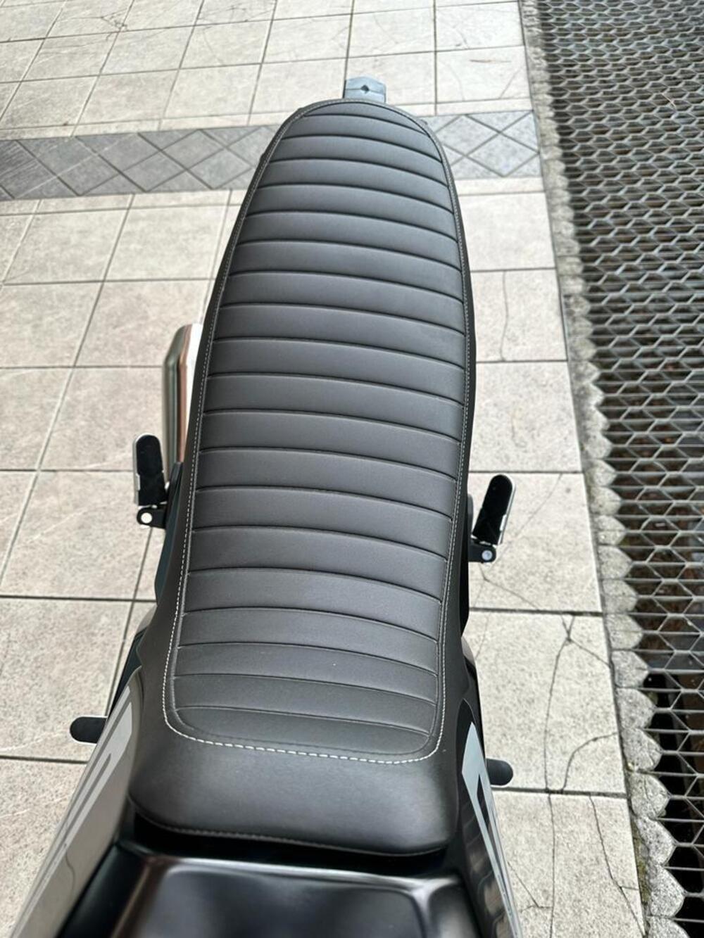 Brixton Motorcycles Crossfire 500 X (2021 - 25) (12)