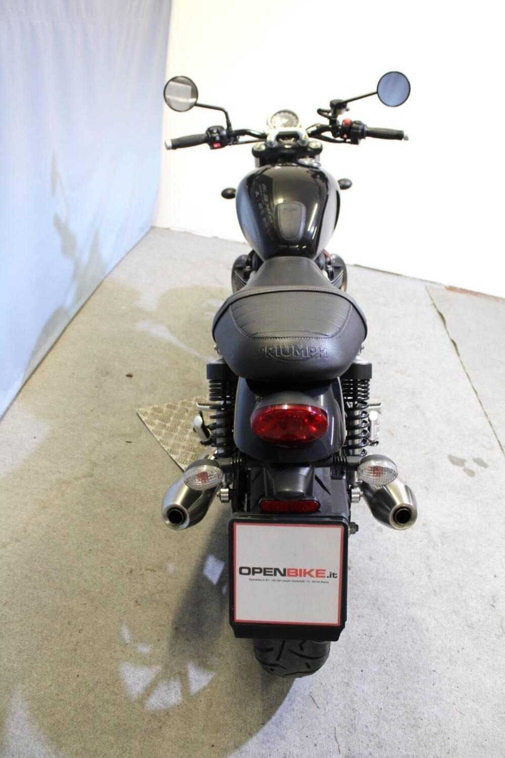 Triumph Street Twin 900 (2016) (5)