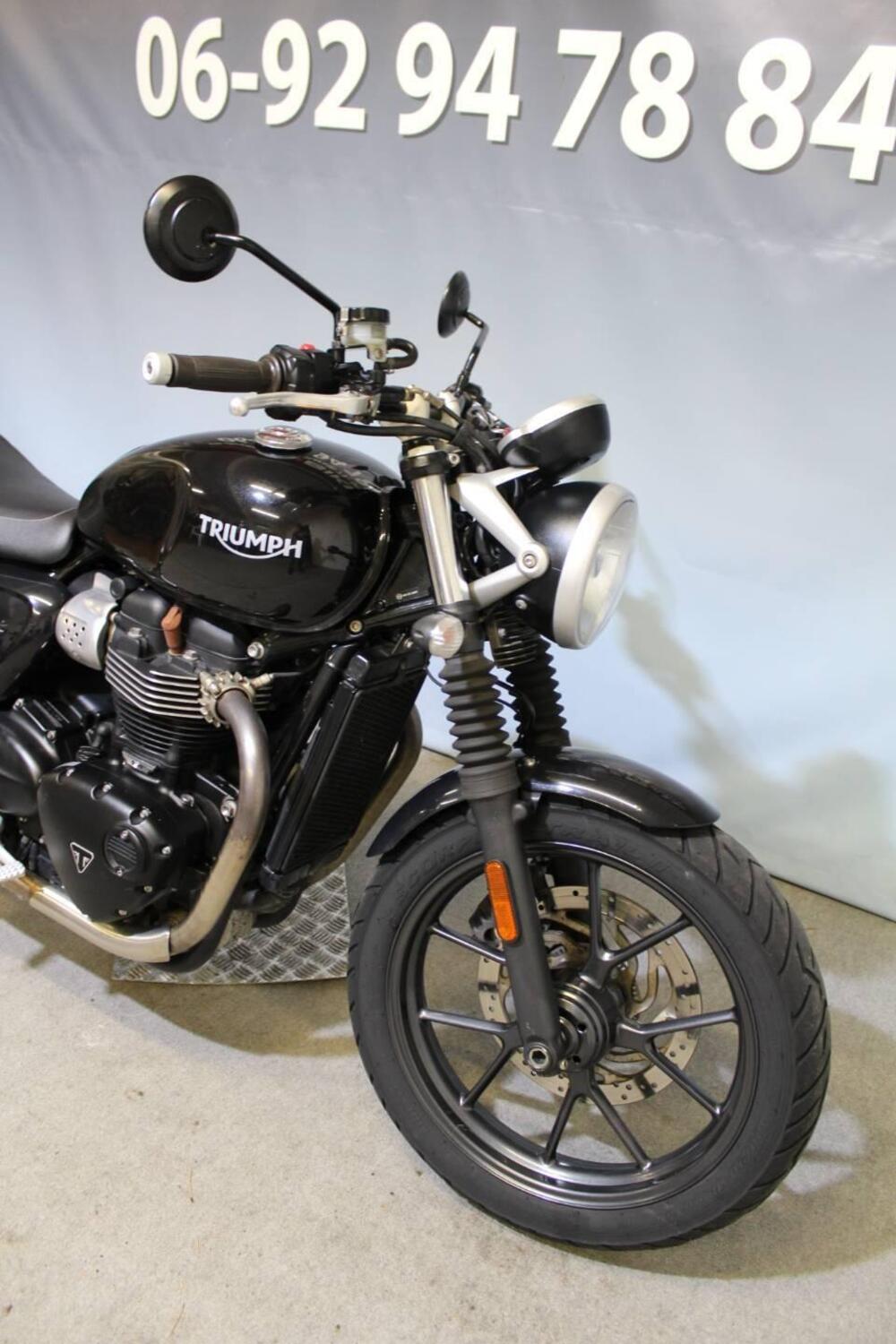 Triumph Street Twin 900 (2016) (8)