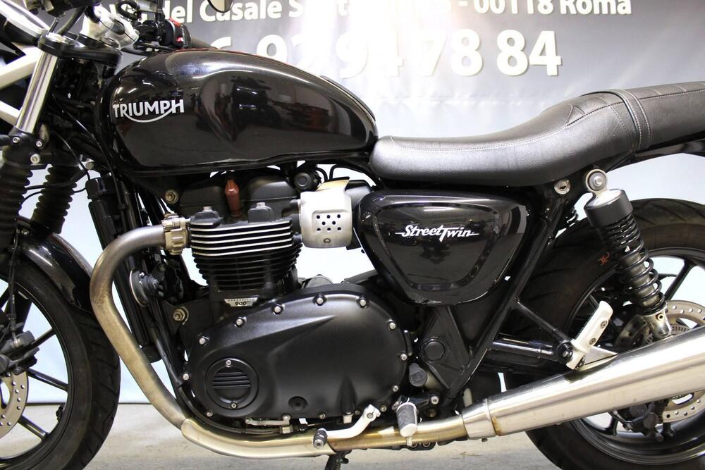 Triumph Street Twin 900 (2016) (16)