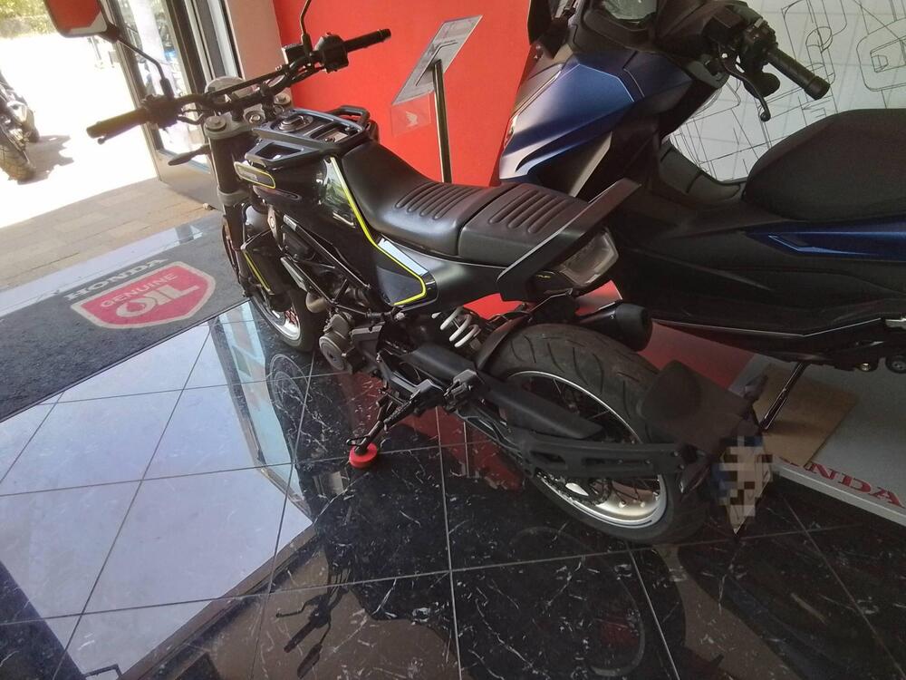 Husqvarna Vitpilen 401 (2018 - 19) (16)