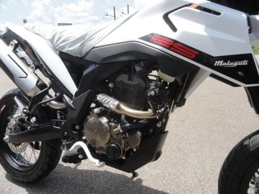 Malaguti XSM 125 (2021 - 25) (8)