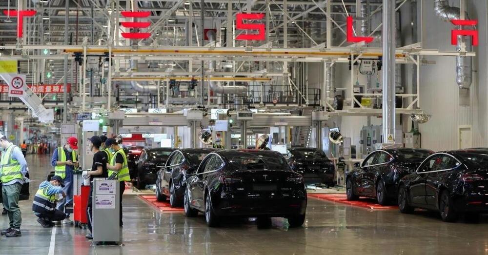 Una Tesla prodotta in 40 secondi? Non cos&igrave; in fretta&hellip;Un po&rsquo; di chiarezza sul video della Gigafactory in Cina