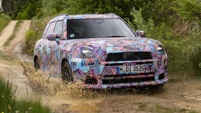 MINI Countryman: la nuova generazione affronta la natura scozzese 