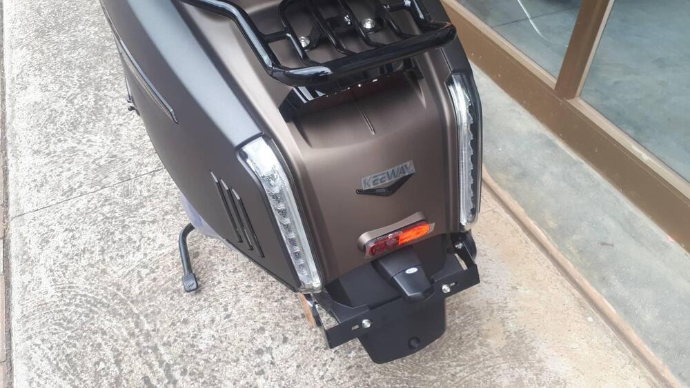 Keeway Motor Sixties 300i (2023 - 25) (3)