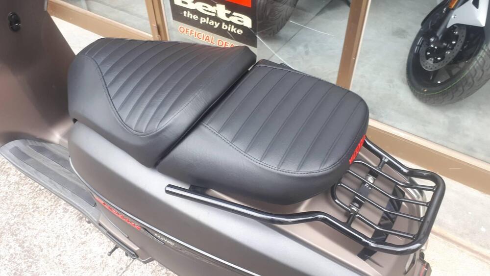 Keeway Motor Sixties 300i (2023 - 25) (4)