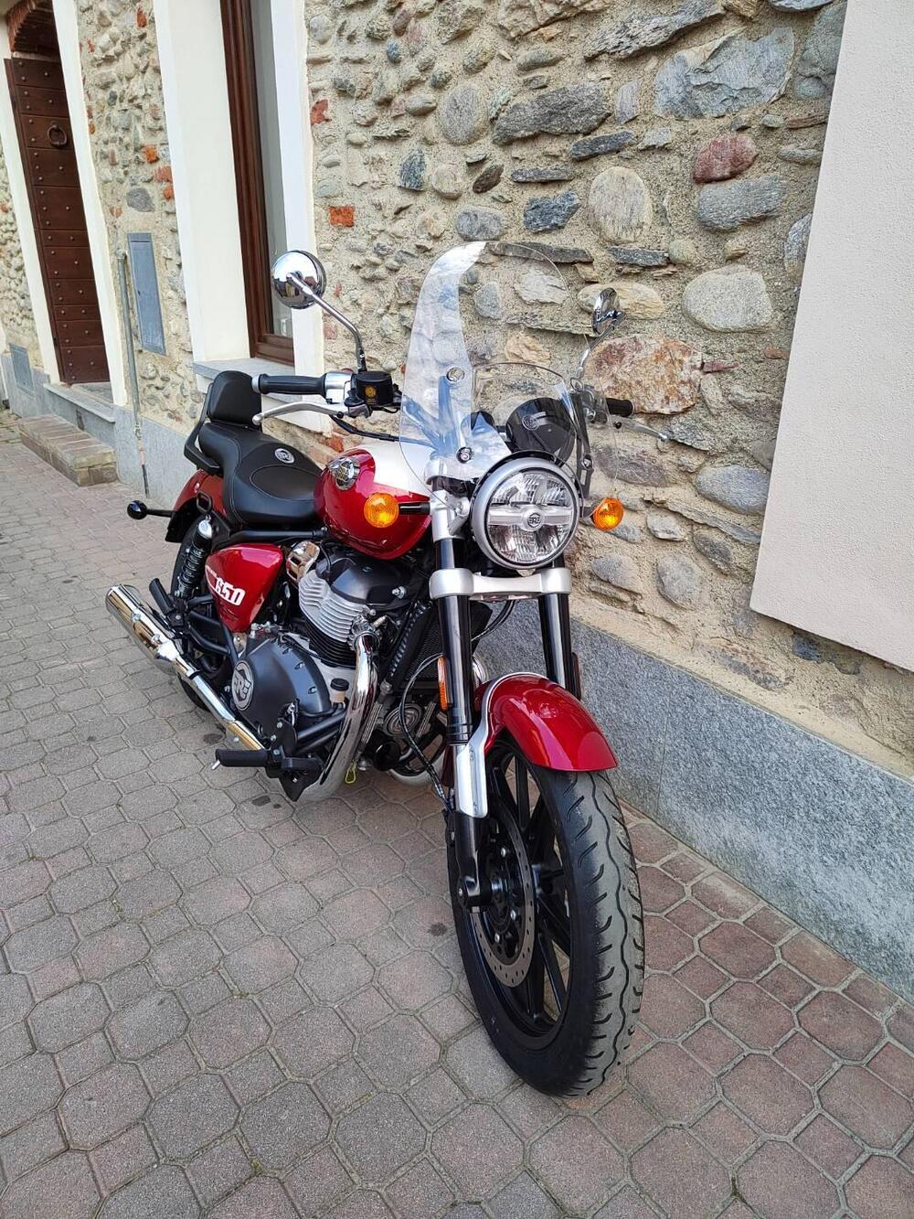 Royal Enfield Super Meteor 650 (2023 - 26) (10)