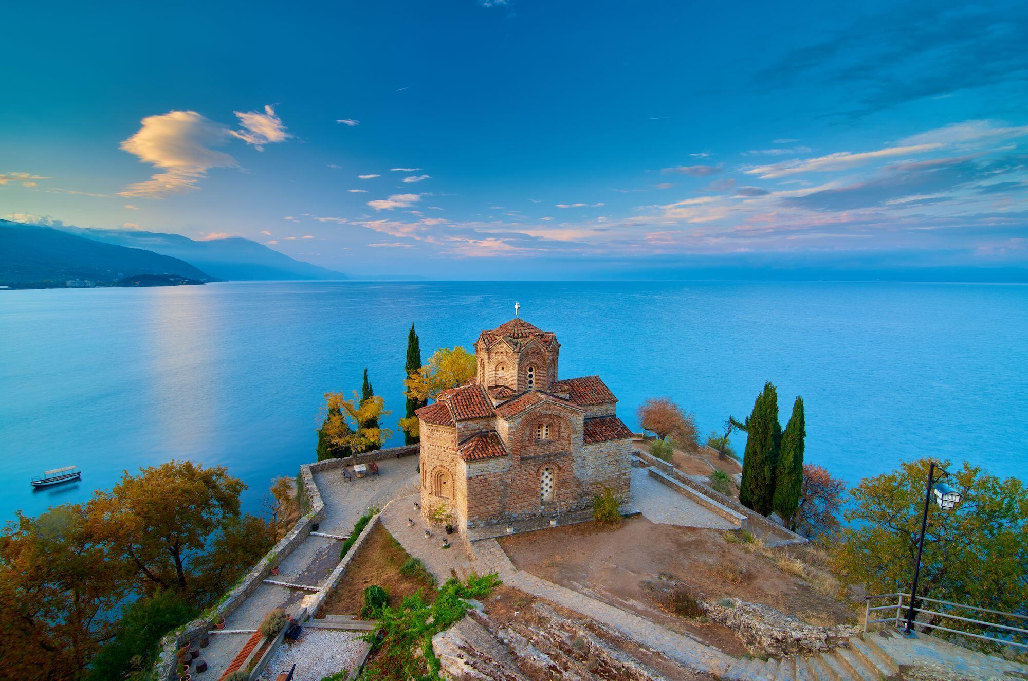 Il lago di Ohrid in Albania
