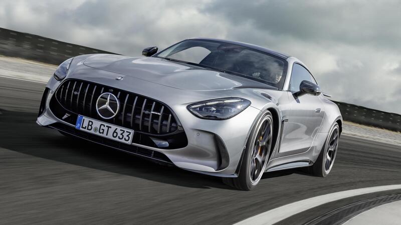 Mercedes AMG GT 2024, la formula V8 2+2 piace assai [VIDEO]