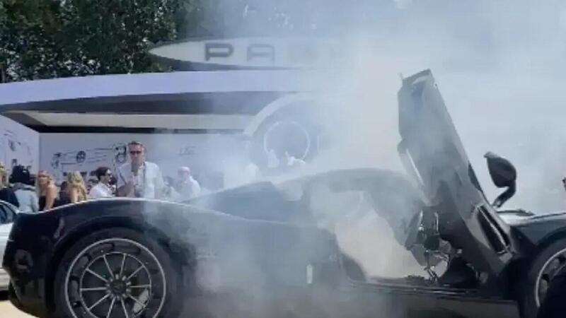 Pagani Utopia in una nuvola di fumo a Monterey ma &egrave; salva [VIDEO]