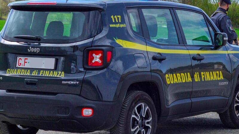 Pescara, multa da capogiro a un distributore di carburante irregolare