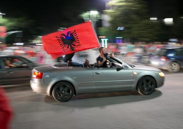 Viaggiare in Albania in auto? Per autolavaggi e gommisti &egrave; il top, ma il traffico &egrave; tra i peggiori al mondo. Nuova tappa a Berat