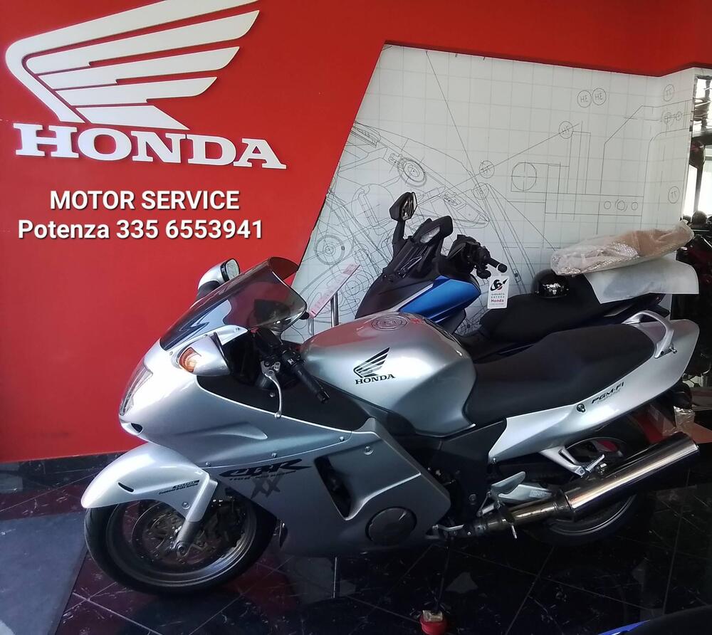 Honda CBR 1100 XX  (2001 - 06) (2)